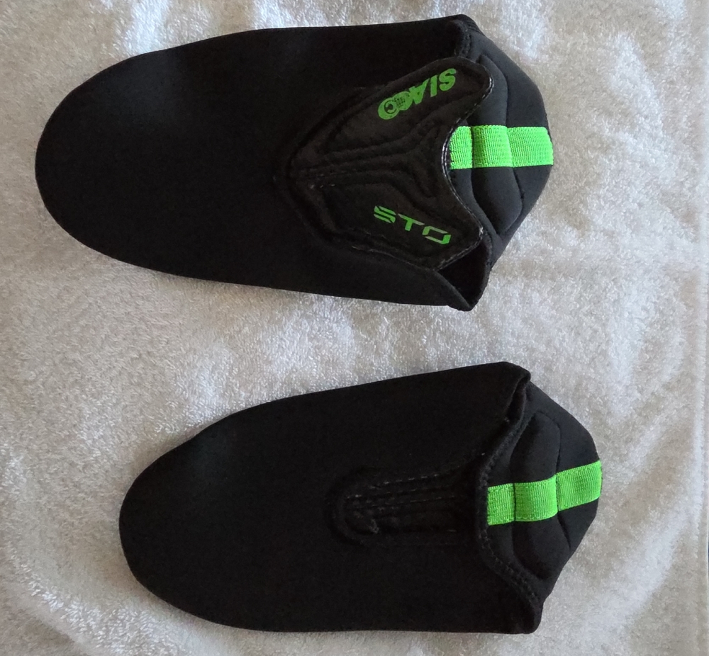 Sia Black Athletic  Socks And Laces with Neon Green Accent and glow Technology